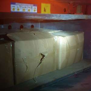 180 kg de tutun ascunse în lăzile de depozitare de sub remorca unui camion, descoperite în P.T.F. Negru Vodă