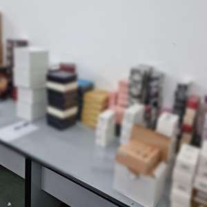 Peste 6.500 de bunuri susceptibile a fi contrafăcute, descoperite de polițiștii de frontieră giurgiuveni disimulate în mai multe mijloace de transport