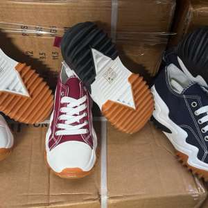 Bunuri susceptibile a fi contrafăcute în valoare de peste 15 milioane lei, descoperite, în această săptămână, la graniţa cu Bulgaria