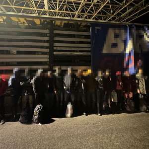 26 de cetăţeni străini, depistați în timp ce intenţionau să iasă ilegal din ţară