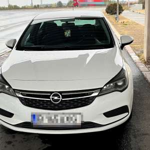 Autoturism și autoutilitară, căutate de autoritățile din România și Germania, descoperite în P.T.F. Giurgiu