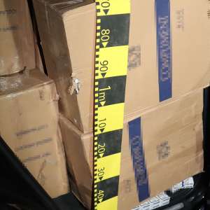 Autoturism încărcat cu aproximativ 20.000 pachete țigări, confiscat la Straja