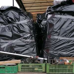 Deşeuri identificate în mai multe transporturi la granița de vest.  Peste 72 de tone provenite din Germania, Italia și Olanda