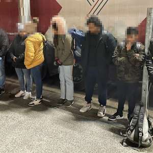 18 cetățeni străini depistați în tentativă de trecere ilegală a frontierei de stat