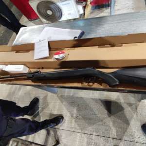 Armă neletală și muniția aferentă, fără documente justificative, descoperite la PTF Sculeni