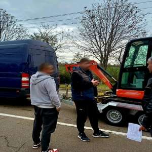 Remorcă neînmatriculată, descoperită în trafic de poliţiștii de frontieră hușeni