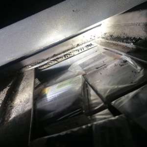 Țigări de contrabandă ascunse sistemul de aer condiționat al unui vagon de tren