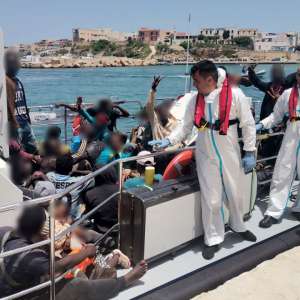 Două nave ale Gărzii de Coastă au revenit acasă din misiune internațională, unde au participat la acţiuni de căutare şi salvare pe mare. Peste 3000 de persoane se aflau în pericol