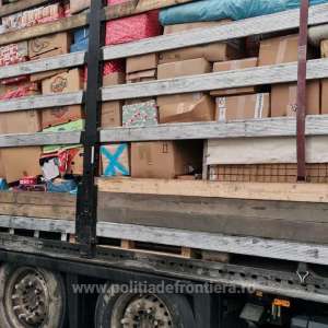Peste 13 tone de deșeuri, oprite la intrarea în țară