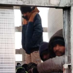 Cinci grupuri formate din 34 de cetăţeni străini, oprite la graniţa cu Ungaria