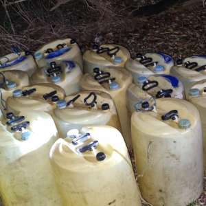 Cetățeni români descoperiți de polițiștii de frontieră în timp ce transportau 1700 litri de motorină