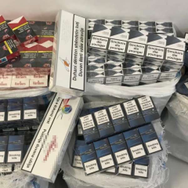 Aproximativ 2.000 pachete cu ţigări descoperite la domiciliul unui bărbat