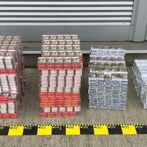 Bărbat cercetat pentru contrabandă a rămas fără mașină și fără țigări