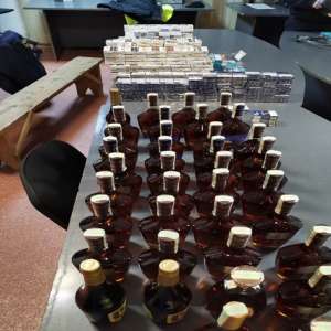 Bunuri accizabile de contrabandă oprite la frontiera de est