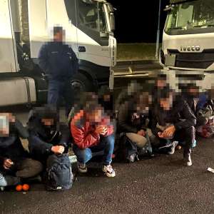 58 de cetăţeni străini, depistați în tentativă de trecere ilegală a frontierei