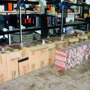 Peste 20.000 de pachete de ţigări, în valoare de 240.000 lei, confiscate la frontiera de nord