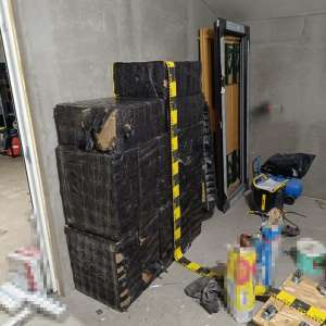 Peste 20.000 de pachete de ţigări, în valoare de 240.000 lei, confiscate la frontiera de nord