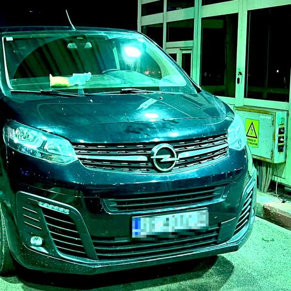 Autoturism în valoare de 30.000 de euro, căutat de autoritățile croate,  depistat în PTF Petea