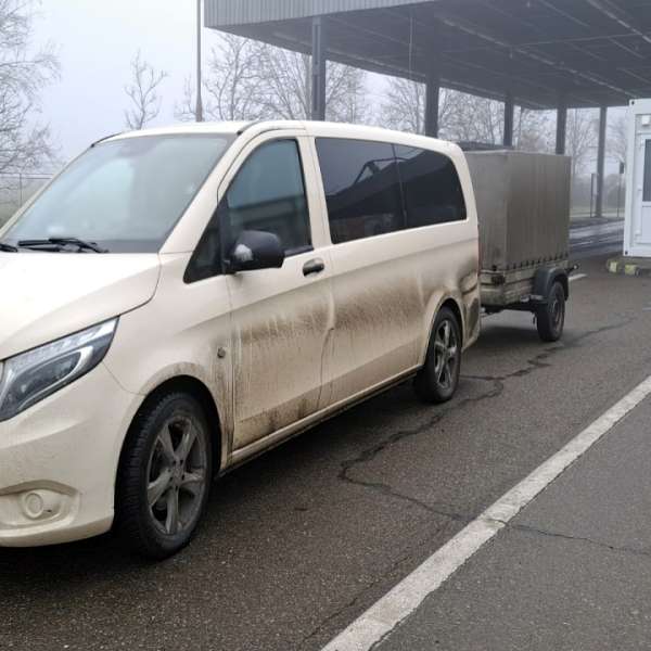Conduceau două ansambluri rutiere, deşi nu aveau permise de conducere pentru acest tip de vehicule
