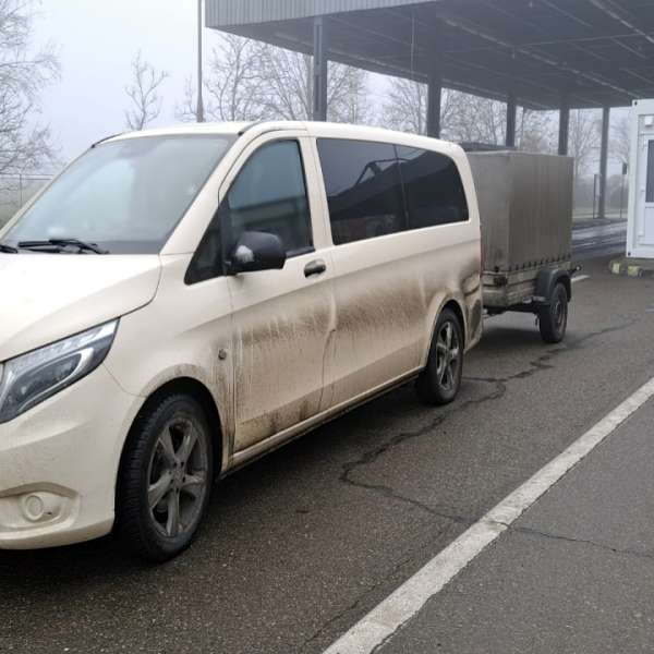 Conduceau două ansambluri rutiere, deşi nu aveau permise de conducere pentru acest tip de vehicule