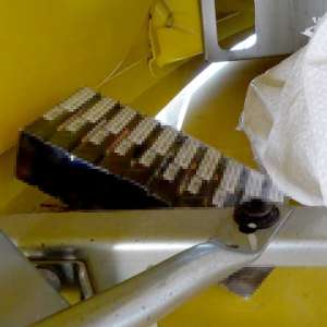 Peste 32.000 de țigarete ascunse într-un autocamion și un autoturism, descoperite în P.T.F. Calafat