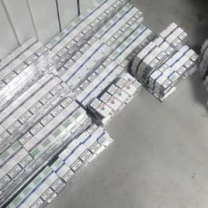 Țigări ascunse în podeua unui autoturism, descoperite în PTF Vicovu de Sus