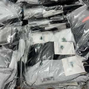 Peste 2.000 de bunuri susceptibile a fi contrafăcute, descoperite de polițiștii de frontieră giurgiuveni disimulate în mai multe mijloace de transport