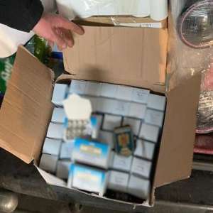 Produse farmaceutice ascunse și nedeclarate, confiscate la frontieră