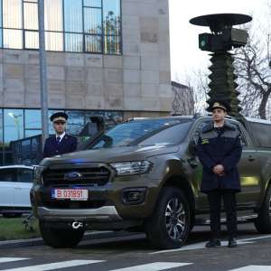 Cinci autospeciale de supraveghere cu termoviziune şi 83 de autospeciale de patrulare, achiziționate din fonduri europene nerambursabile au intrat în dotarea Poliției de Frontieră Române