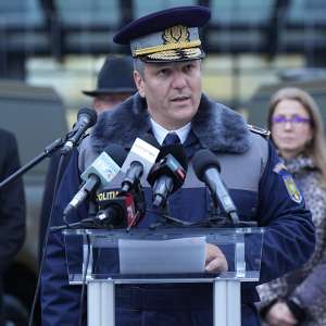Cinci autospeciale de supraveghere cu termoviziune şi 83 de autospeciale de patrulare, achiziționate din fonduri europene nerambursabile au intrat în dotarea Poliției de Frontieră Române