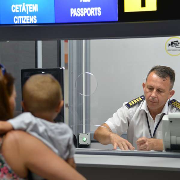 Creşteri cu 14,7% la traficul de persoane prin punctele de frontieră şi cu 11,1% la traficul de mijloace de transport, înregistrate în 11 luni 2023