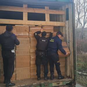 Captură impresionantă de țigări de contrabandă în sistem containerizat introdusă fraudulos prin portul Constanta