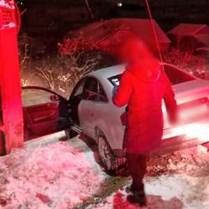 Focuri de armă și urmărire pe zăpadă pentru a opri o mașină încărcată cu țigări de contrabandă