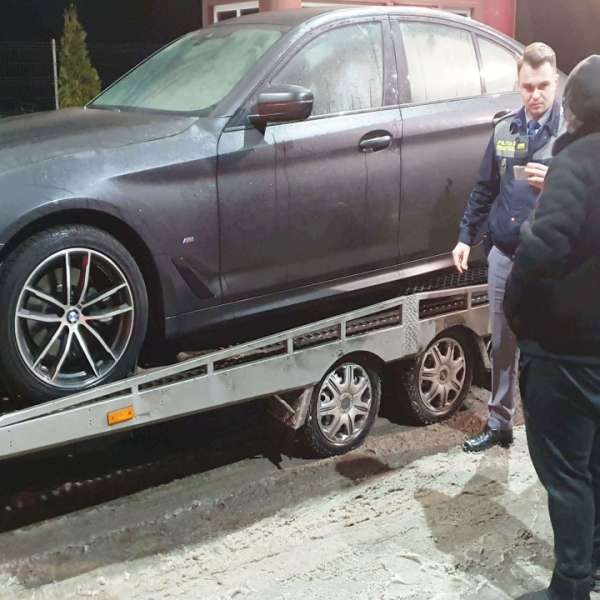 BMW hibrid furat din Polonia, descoperit și indisponibilizat la frontieră