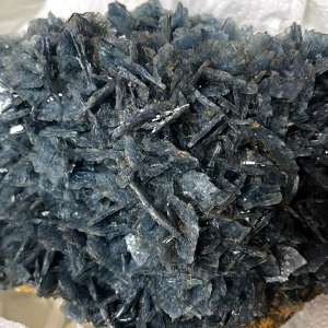 Aeroport Cluj Napoca - Alte 27 de kg de flori de mină posibil din patrimoniul naţional, descoperite într-un colet cargo