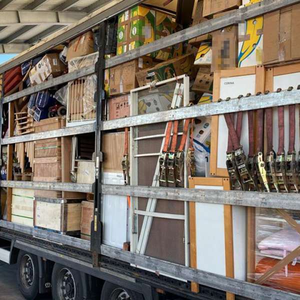 Deşeuri din Austria și Ungaria oprite la Borș II - Aproximativ 29 de tone de diverse bunuri