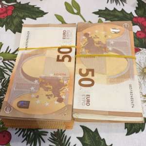 Patru persoane arestate preventiv, în urma unor percheziţii în judeţul Tulcea la o grupare specializată în traficul de droguri de risc şi de mare risc