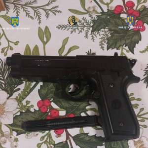 Patru persoane arestate preventiv, în urma unor percheziţii în judeţul Tulcea la o grupare specializată în traficul de droguri de risc şi de mare risc