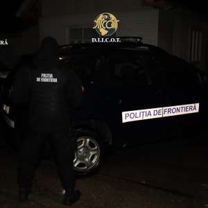 Maramureș/Aproximativ 2 kilograme de droguri găsite ca urmare a perchezițiilor efectuate într-un dosar penal de trafic de droguri de mare risc
