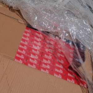 Peste 70.000 de țigarete, descoperite de polițiștii de frontieră giurgiuveni, disimulate printre bagajele personale ale șoferului unui microbuz