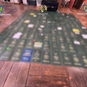 21 de inculpaţi reţinuţi în cazul grupului infracţional organizat specializat în trafic de migranţi pe frontiera de vest