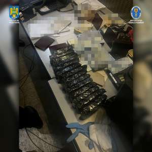 Peste 260.000 de euro și 20.000 de dolari SUA au fost descoperiți de polițiștii de frontieră, ascunși intr-un autocar turcesc