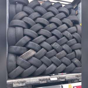 Deşeuri din Germania, oprite la Nădlac II.  Peste 67 tone de diverse bunuri.