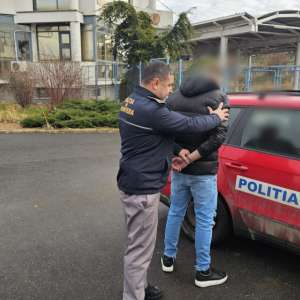 Urmărit de autoritatile din Ucraina, pentru infractiunea de inducerea în eroare a autorităților judiciare, depistat de polițiștii de frontieră