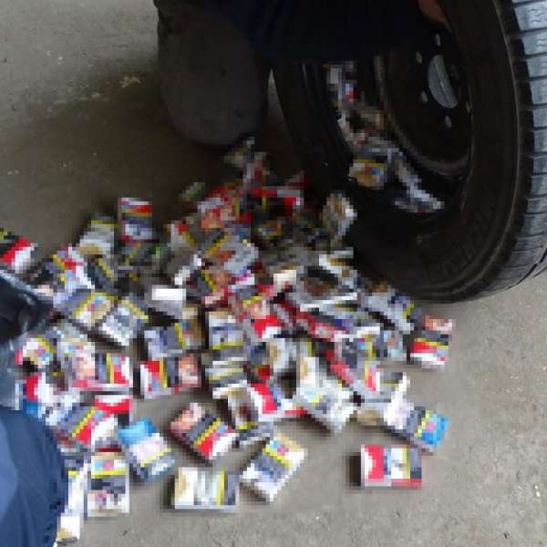 Peste 11.000 de țigarete ascunse și nedeclarate, descoperite de polițiștii de frontieră în P.T.F Calafat