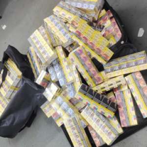 Peste 56.000 țigarete în valoare de aproximativ 70.000 lei, descoperite ascunse în interiorul a două autoturisme de polițiștii de frontieră giurgiuveni