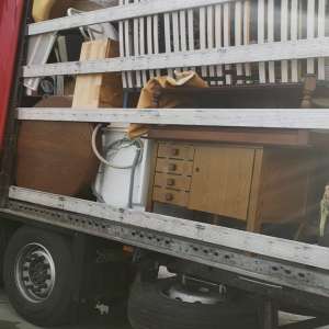 Automarfar cu 11 tone de deșeuri, oprit la intrarea în țară