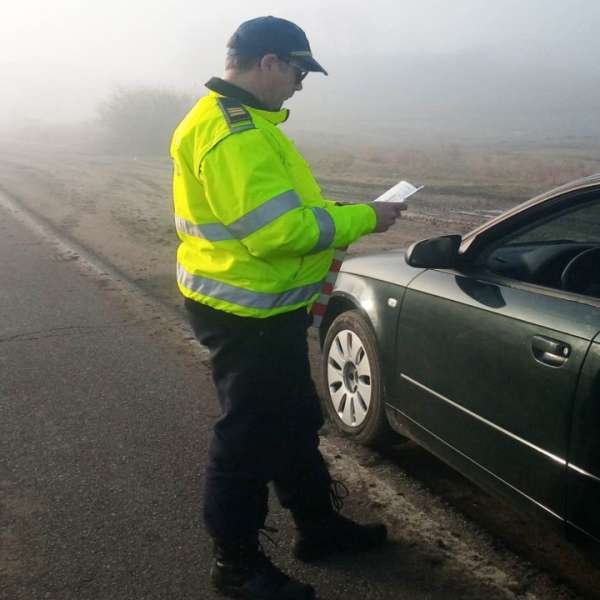 Surprins la volan fără permis de conducere, a încercat să păcălească polițiștii de frontieră