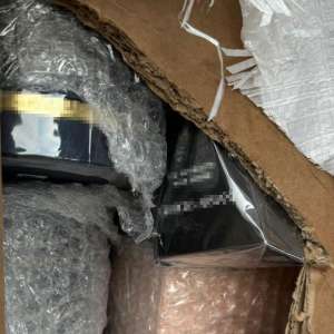 Camion încărcat cu sute de mii de pachete cu ţigări și articole de parfumerie, în valoare de peste 11 milioane de lei, descoperit la P.T.F. Giurgiu