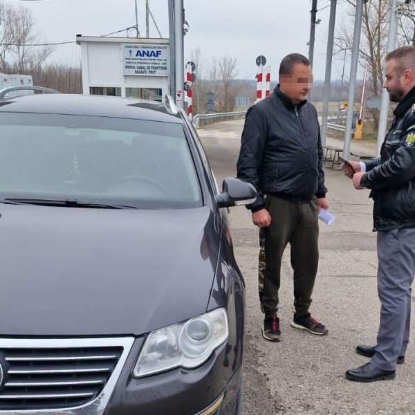 Autoturism radiat din circulație, descoperit la trecerea frontierei în PTF Rădăuți Prut